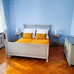 Kings City - Central Apartment