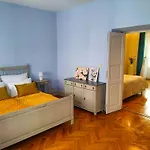 Kings City - Central Apartment